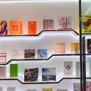 Dostosowana torba opakowań kolorowa torbana prezent torbęna zakupy torebka torebka opakowań ekskluzywne logo 5-kolorowe do druku torba papierowa torba kraft